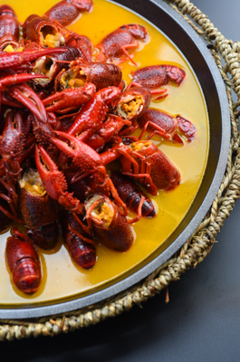 小龍蝦調(diào)料定制與代工 植物提取物研發(fā)助力風(fēng)味創(chuàng)新